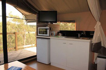 Lorne Bush House Cottages & Eco Retreats - QLD Tourism 4