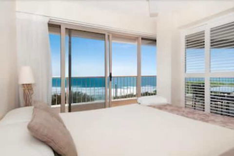 Costa Nova Holiday Apartments - Queensland Tourism 3
