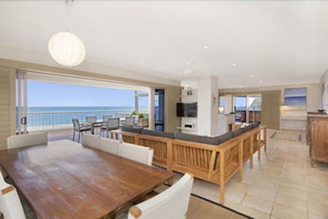 Costa Nova Holiday Apartments - Queensland Tourism 5