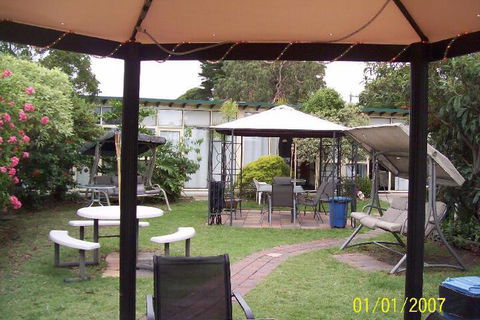 Copper Lantern Motel - Queensland Tourism 4