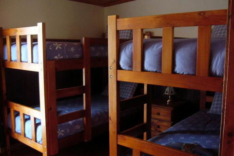 Sanctuary Park Cottages - QLD Tourism 4