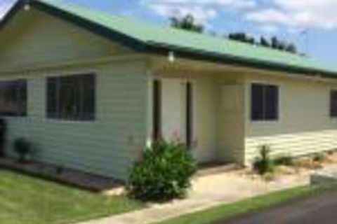 Pinestumps Holiday Home - Queensland Tourism 0