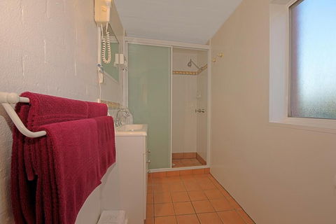 Milton Village Motel - QLD Tourism 3