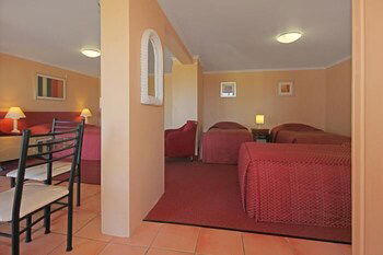 Milton Village Motel - QLD Tourism 6