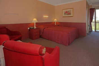 Milton Village Motel - QLD Tourism 4
