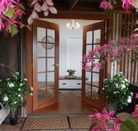 Milton Country Retreat The Chocolate Cottages - QLD Tourism