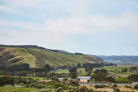 Great Ocean Walk Retreat - QLD Tourism 1