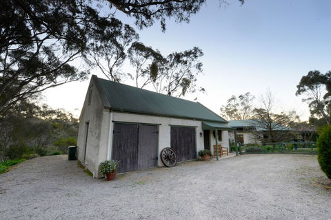 St Helens Country Cottages - QLD Tourism 1