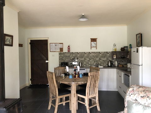 St Helens Country Cottages - QLD Tourism 3