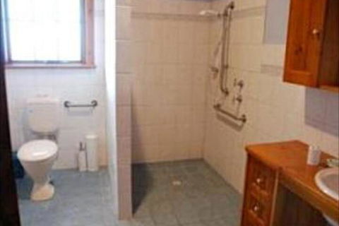 Clare View Accommodation - QLD Tourism 3