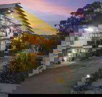 The Dolphin Apartments - Queensland Tourism