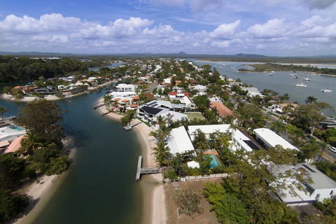Caribbean Noosa - Queensland Tourism 1
