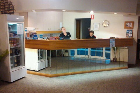 Blue Pacific Motel Swansea - QLD Tourism 1