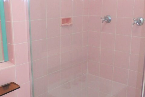 Blue Pacific Motel Swansea - QLD Tourism 3