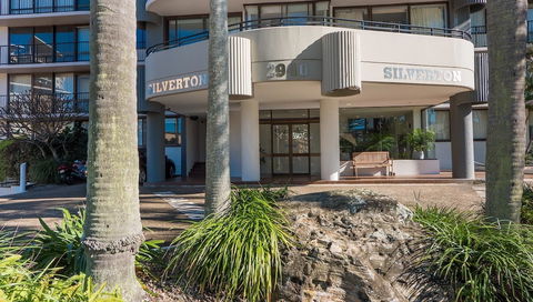 Silverton Holiday Apartments - QLD Tourism 1