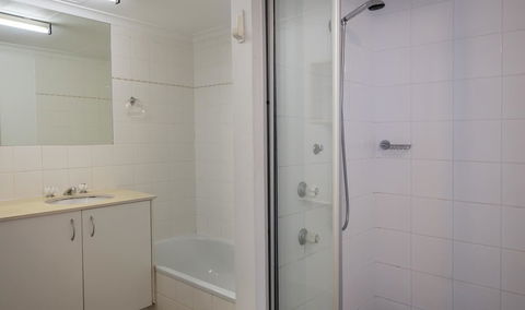 Silverton Holiday Apartments - QLD Tourism 5