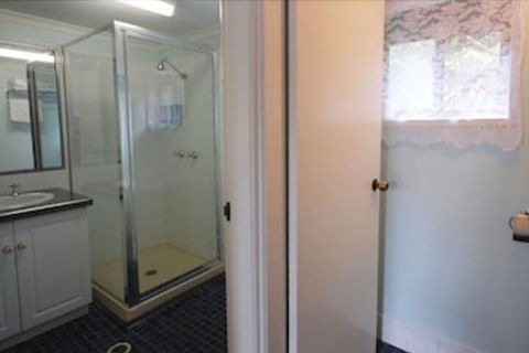 Gallery Motel - Queensland Tourism 5