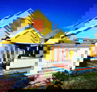 Rayville Boat Houses - Queensland Tourism