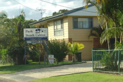 Park Beach Cabins - Queensland Tourism 3