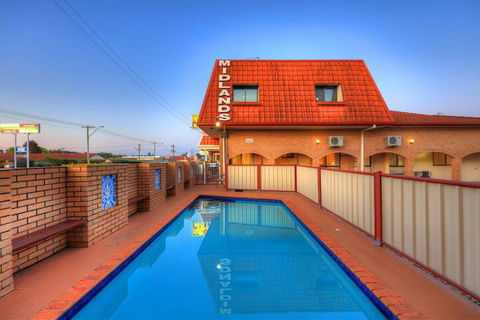 Midlands Motel - QLD Tourism 3