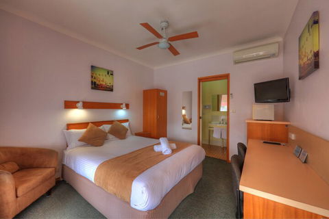 Midlands Motel - QLD Tourism 7
