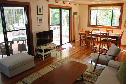 A Beach House At Byron - QLD Tourism 6