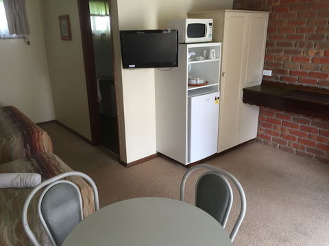 Woodmans Hill Motel - Queensland Tourism 5