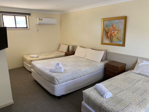 Woodmans Hill Motel - Queensland Tourism 1