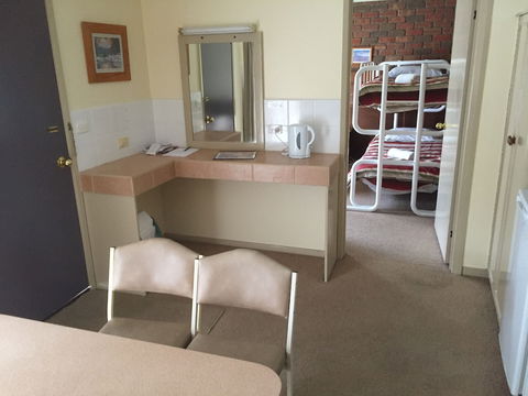 Woodmans Hill Motel - Queensland Tourism 3