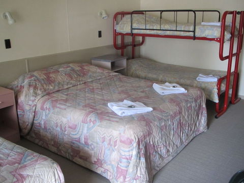 Woodmans Hill Motel - Queensland Tourism 2