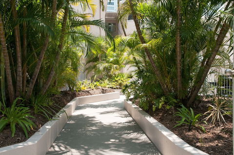 Costa D'ora Apartments - QLD Tourism 1