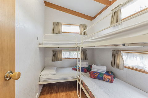 Apollo Bay Holiday Park - Queensland Tourism 5