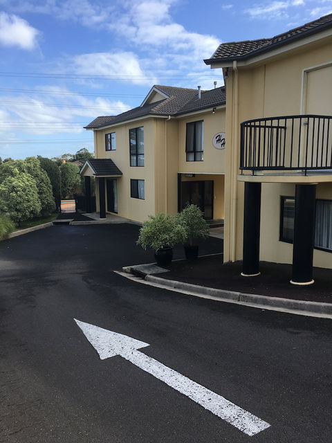 Hopkins House Motel & Apartments - QLD Tourism 1