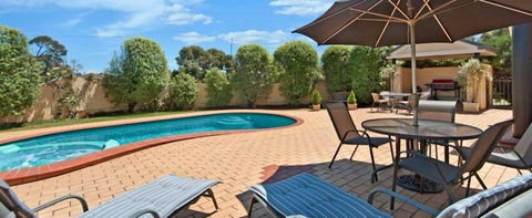 Hopkins House Motel & Apartments - QLD Tourism 5