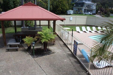 Sapphire Court Holiday Units - Queensland Tourism 6
