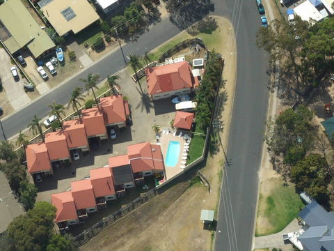 Sapphire Court Holiday Units - Queensland Tourism 5
