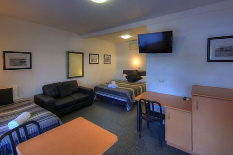 Bermagui Motor Inn - QLD Tourism 6