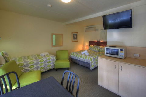 Bermagui Motor Inn - QLD Tourism 7