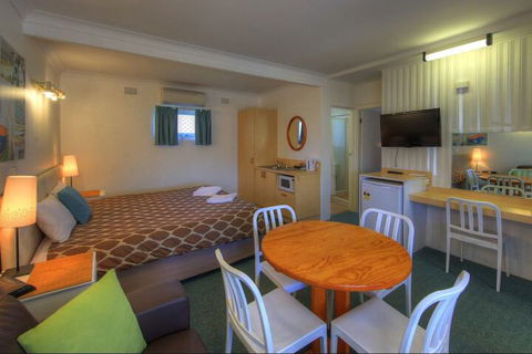Bermagui Motor Inn - QLD Tourism 5