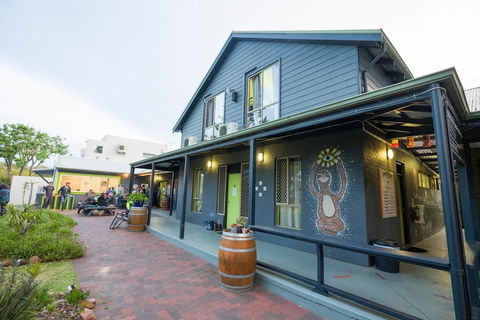 Dunsborough Beachouse YHA Hostel - Queensland Tourism 3