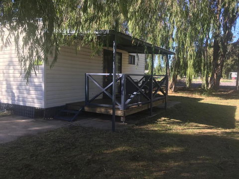 Pinjarra Caravan Park & Cabins - QLD Tourism 5