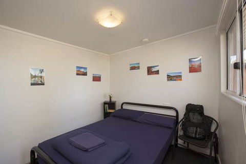 Alice Lodge Backpackers - Queensland Tourism 6