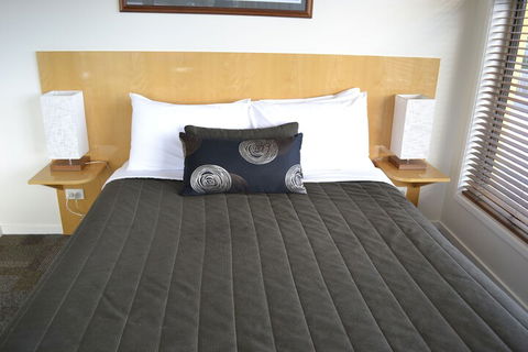 Loch Ard Motor Inn - Queensland Tourism 7