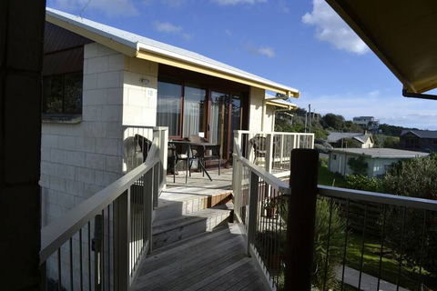 Loch Ard Motor Inn - Queensland Tourism 1