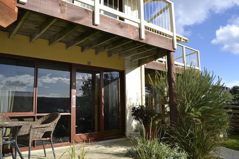 Loch Ard Motor Inn - Queensland Tourism 5