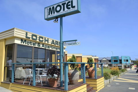 Loch Ard Motor Inn - Queensland Tourism 3