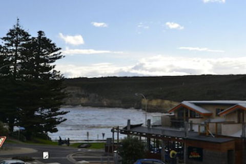 Loch Ard Motor Inn - Queensland Tourism 0