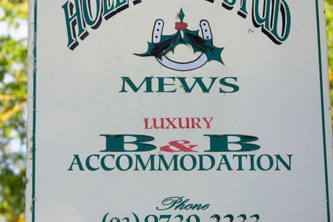 Holly Lane Mews - QLD Tourism 7