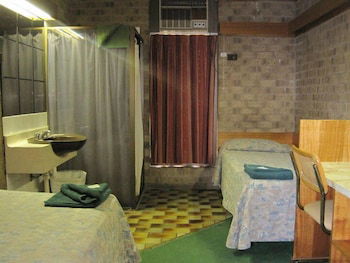 Desert Rose Inn Alice Springs - Queensland Tourism 6