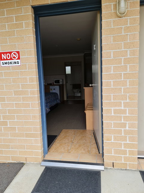 Edward Parry Motel & Apartments - QLD Tourism 2